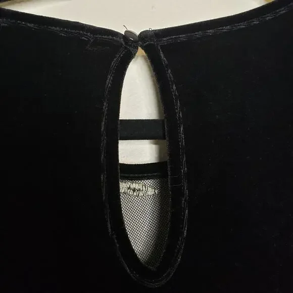 Pleione| Black Embroidered Mesh Velvet Blouse - Picture 5 of 10